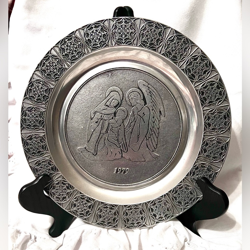 WILTON Columbia, PA Vintage Collector’s Plate Depicting Christ’s Birth